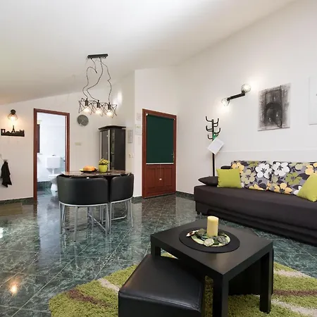 Apartman Zara Lovran