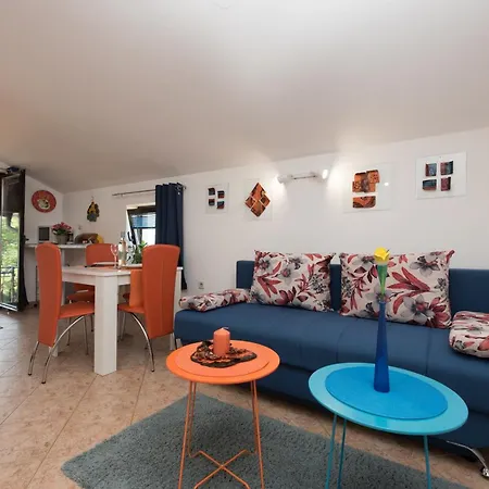 Zara Apartman *