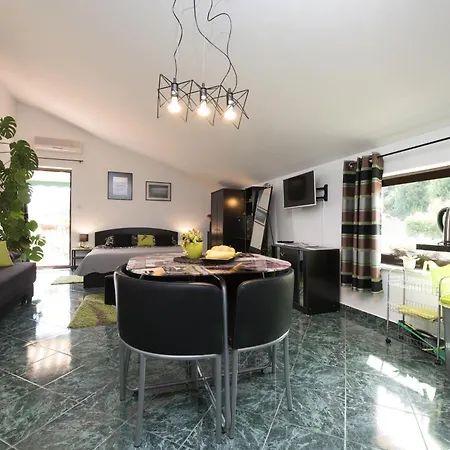 Apartment Zara Lovran