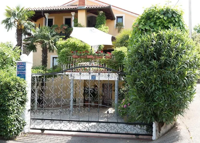 Zara Апартаменты *